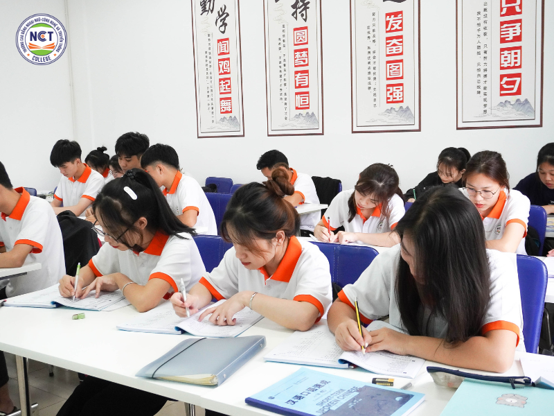 Những cơ hội nào dành cho sinh viên NCT khi chọn ngành ngôn ngữ Trung?