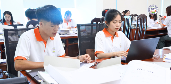 Văn thư – Lưu trữ: Cánh cửa vào khối hành chính văn phòng với thu nhập ổn định